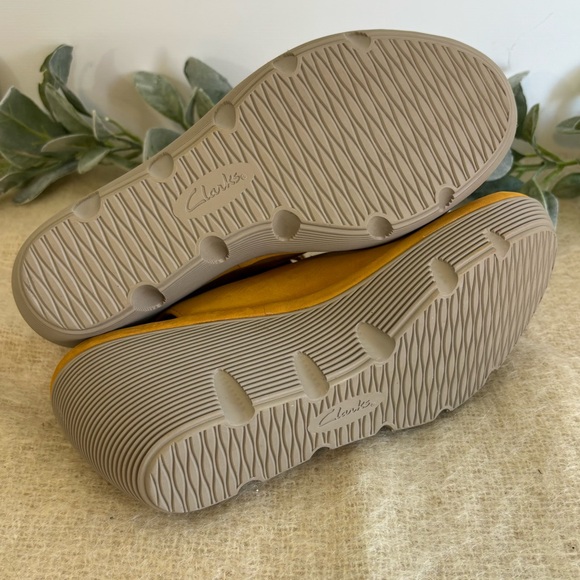 Clarks Artisan Clarene Grace lace up wedge heel in yellow women size 10 - Picture 8 of 10